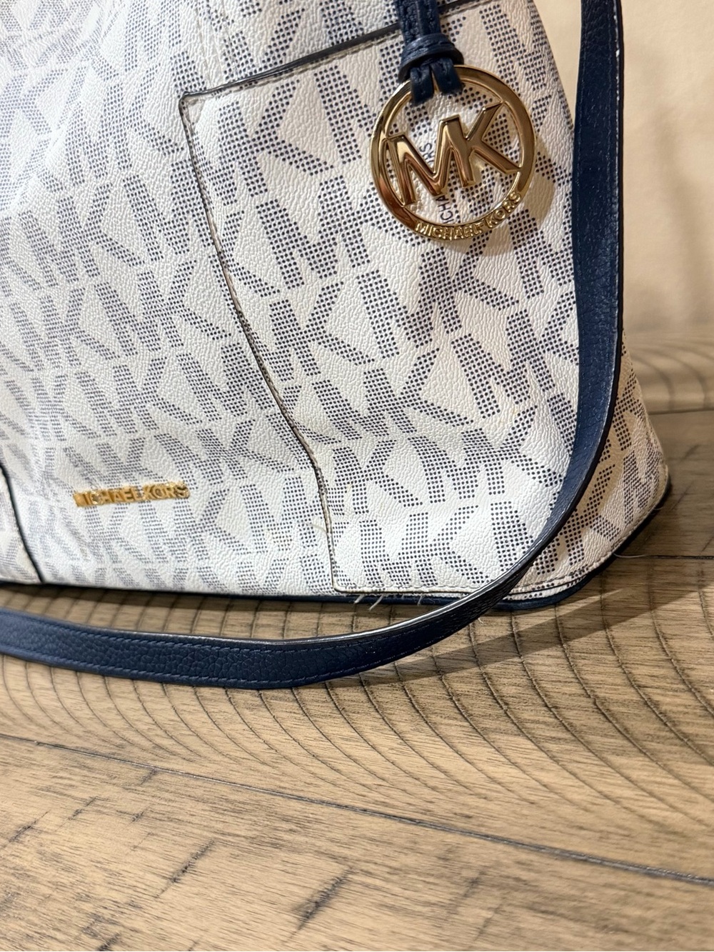 Michael Kors White & Navy Logo-Print Tote with Gold MK Charm